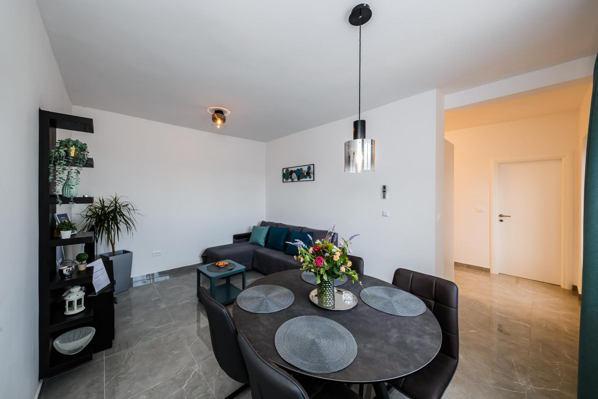 Apartmani Ujakovic Kaštela エクステリア 写真