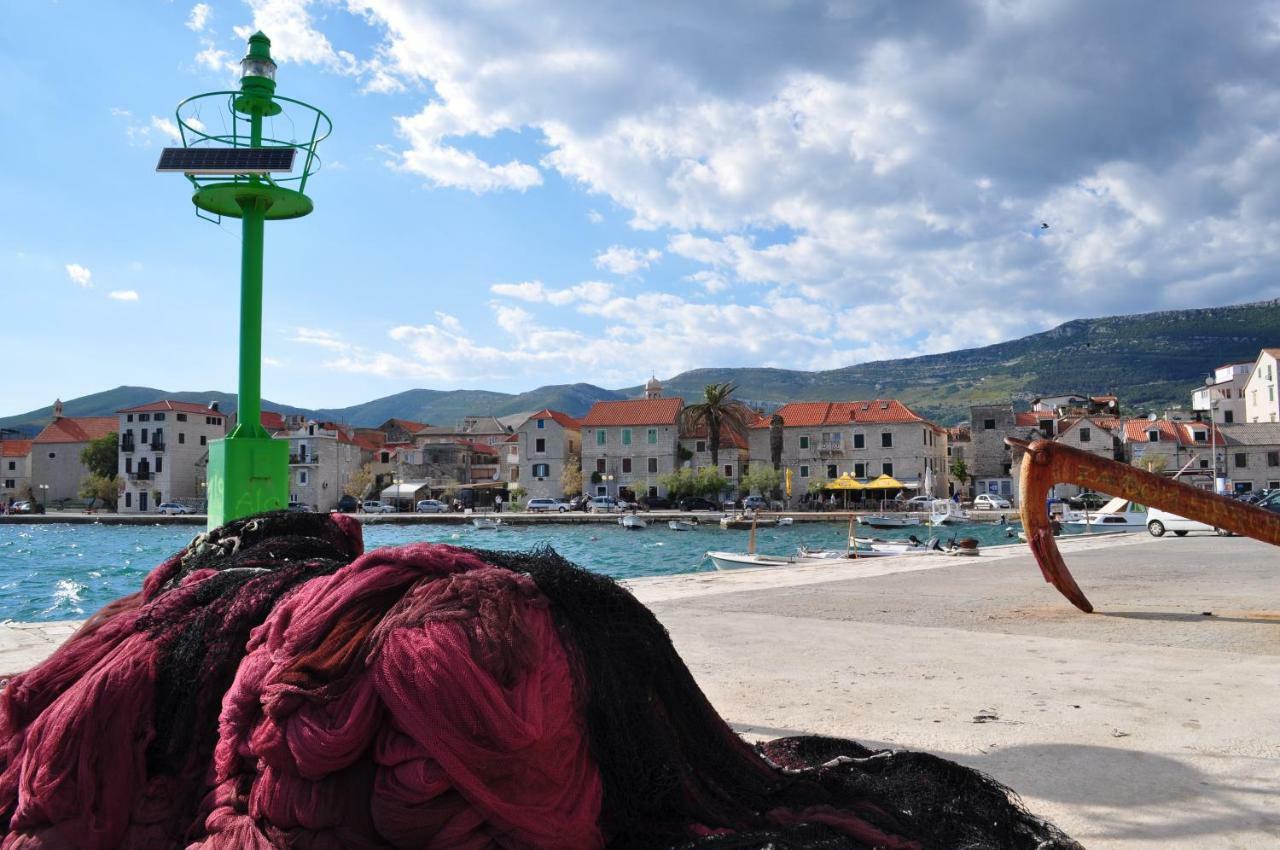 Apartmani Ujakovic Kaštela エクステリア 写真