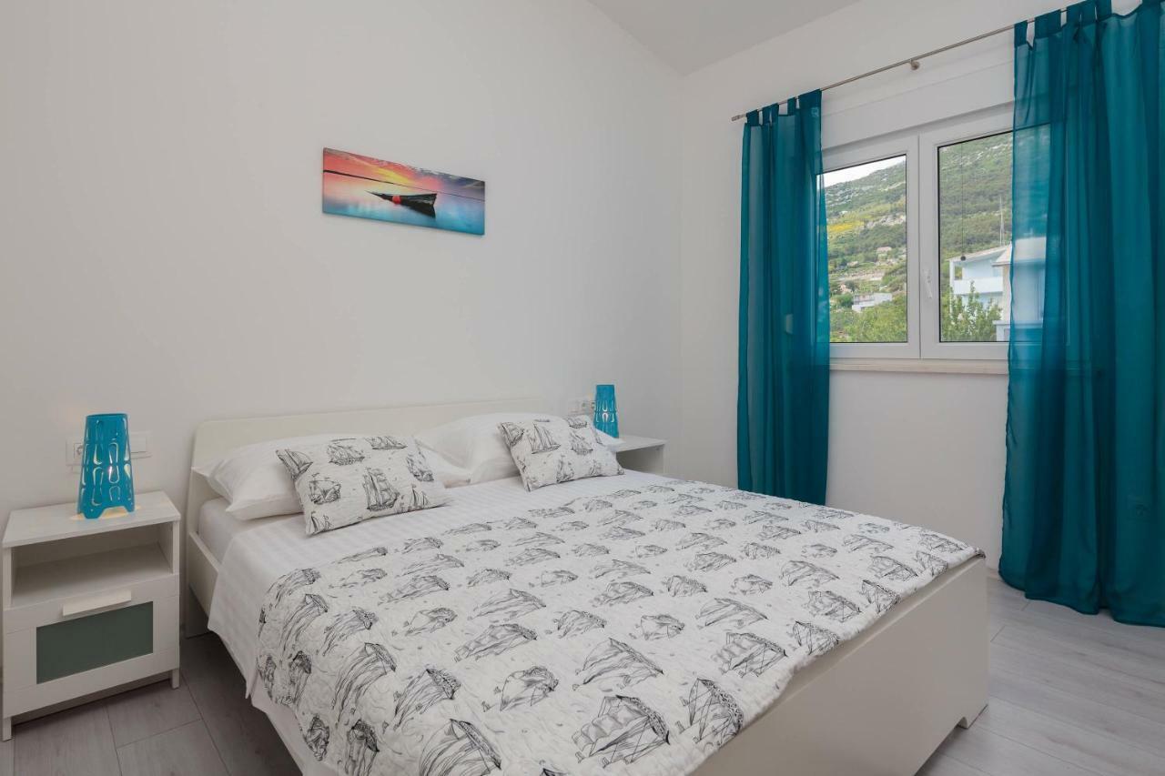 Apartmani Ujakovic Kaštela エクステリア 写真