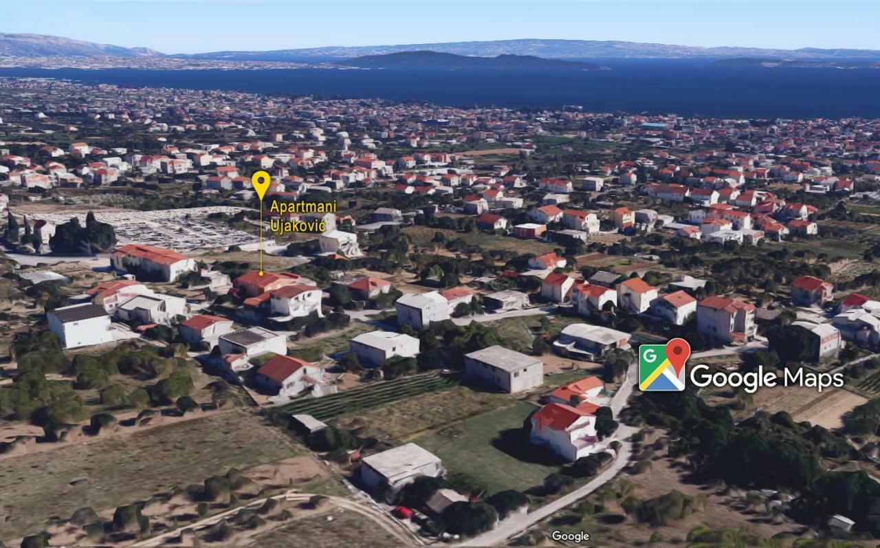 Apartmani Ujakovic Kaštela エクステリア 写真