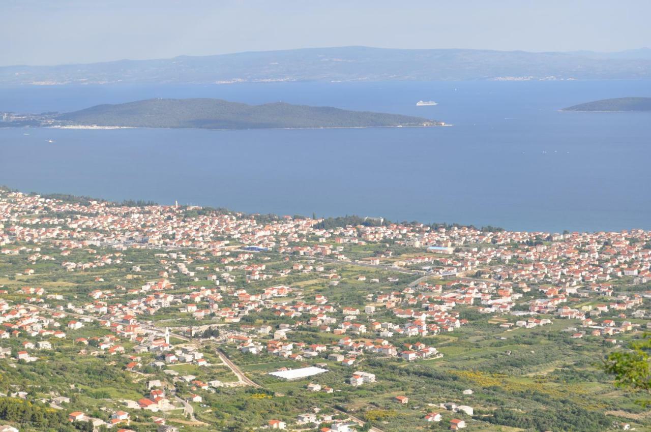 Apartmani Ujakovic Kaštela エクステリア 写真