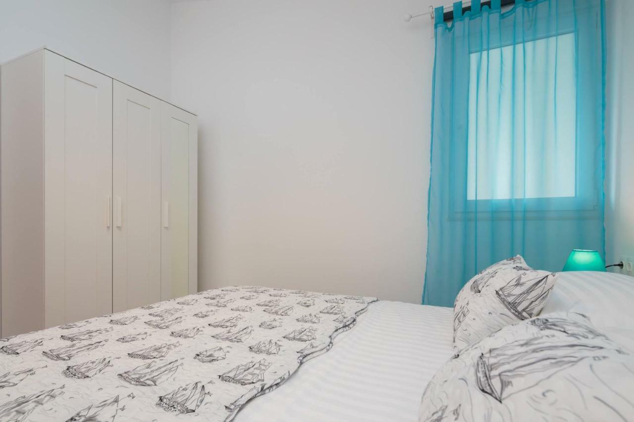 Apartmani Ujakovic Kaštela エクステリア 写真