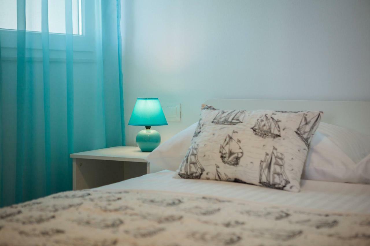 Apartmani Ujakovic Kaštela エクステリア 写真